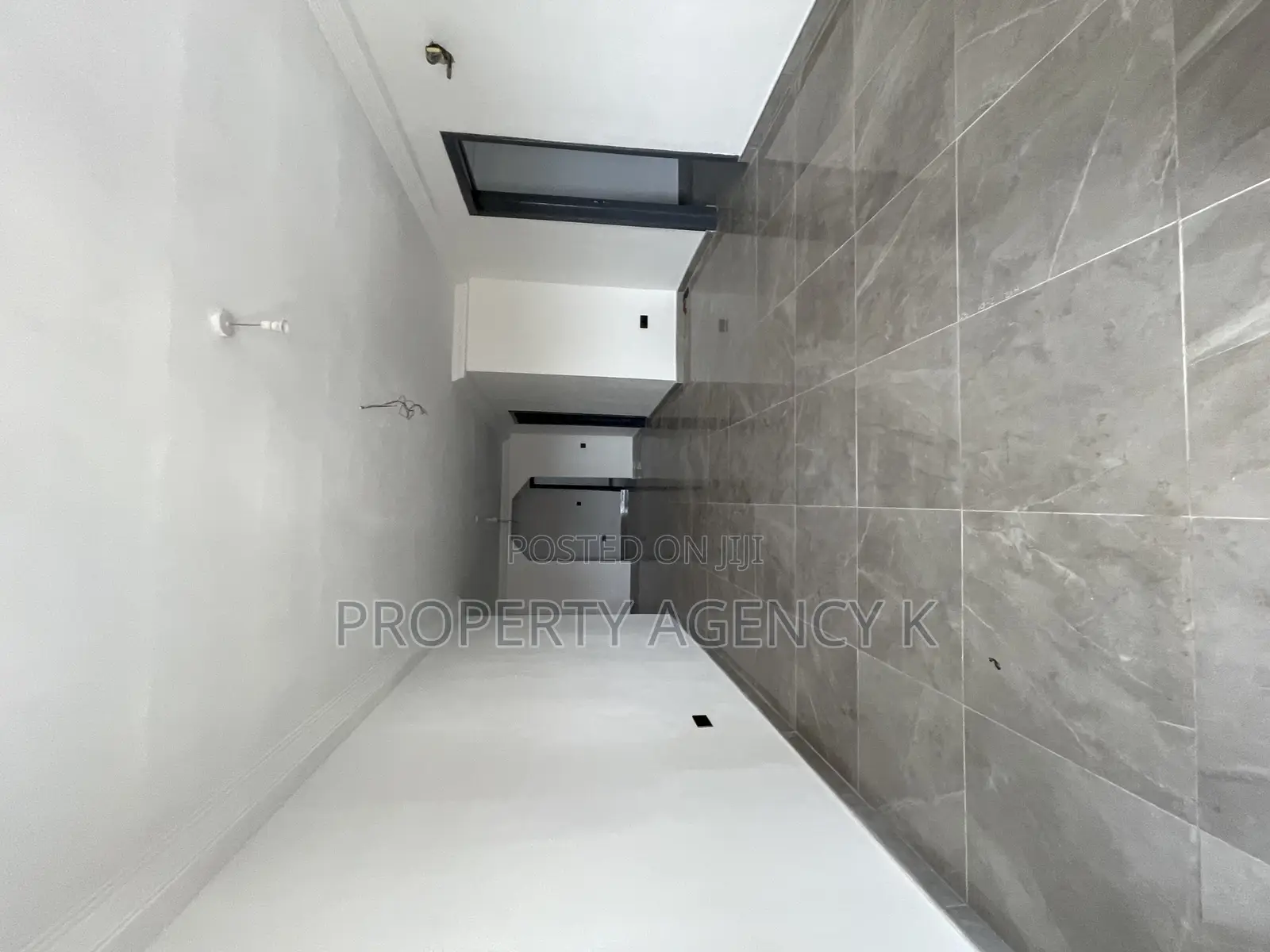 3bdrm Apartment in Kfs, Old Barrier for rent