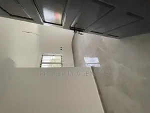 3bdrm Apartment in Kfs, Old Barrier for rent