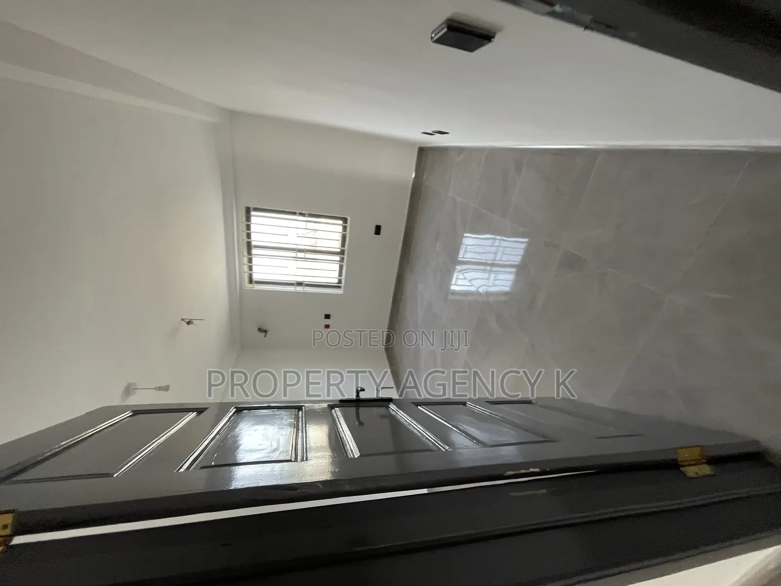 3bdrm Apartment in Kfs, Old Barrier for rent