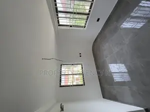 3bdrm Apartment in Kfs, Old Barrier for rent