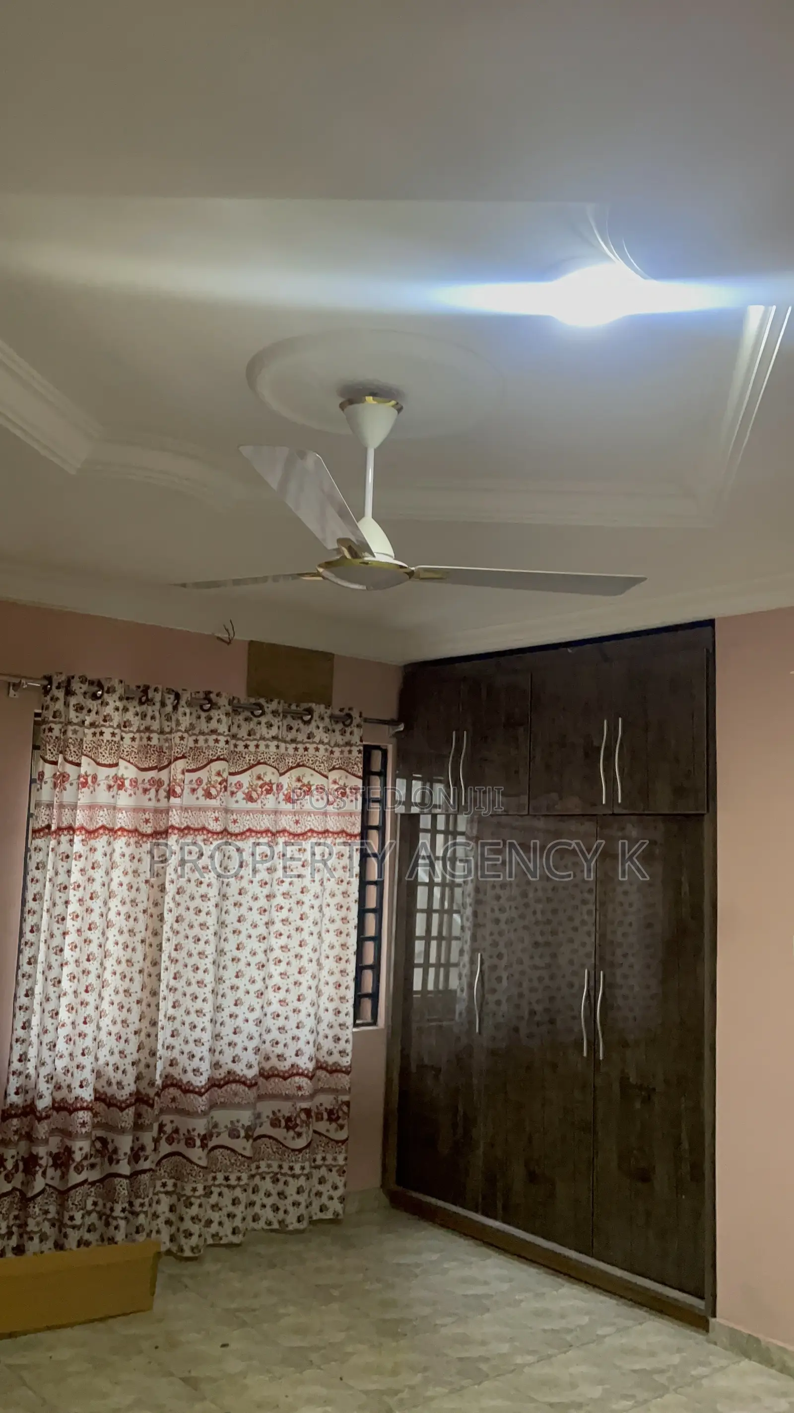 8bdrm House in Kfs, Dodowa for rent