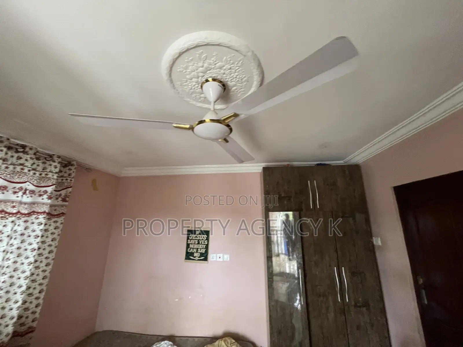 8bdrm House in Kfs, Dodowa for rent
