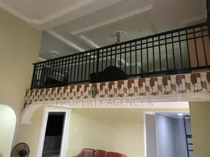 8bdrm House in Kfs, Dodowa for rent