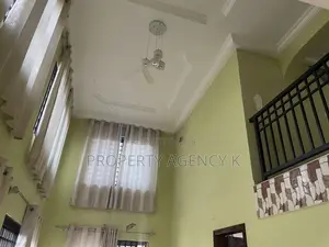 8bdrm House in Kfs, Dodowa for rent