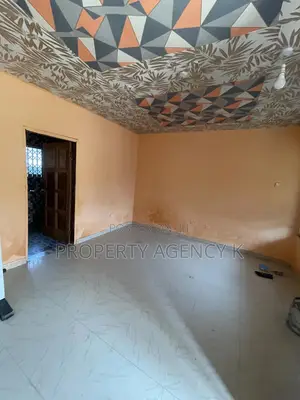 3bdrm Apartment in Kfs, Old Barrier for rent