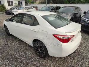 Toyota Corolla 2018 White