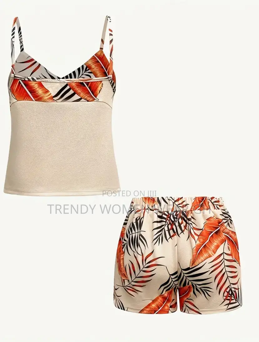 Elegant New Fashion Thin Strap v-Neck Halter Printed Shorts Set