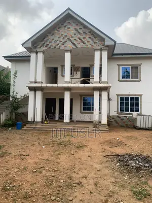 7bdrm House in ....., Pokuase for sale