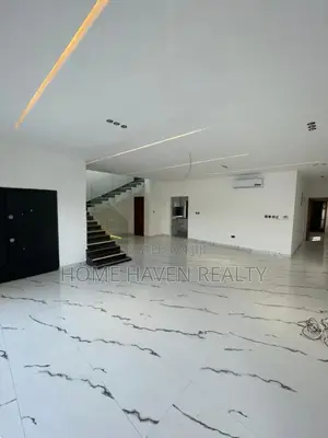 4bdrm House in Ayj Mensah, Oyarifa for sale