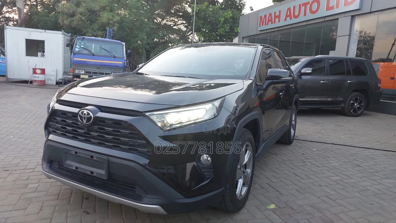 Toyota RAV4 XLE Premium AWD 2023 Black
