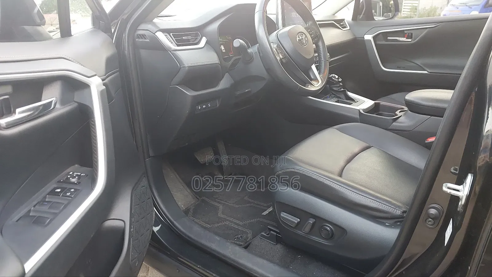Toyota RAV4 XLE Premium AWD 2023 Black