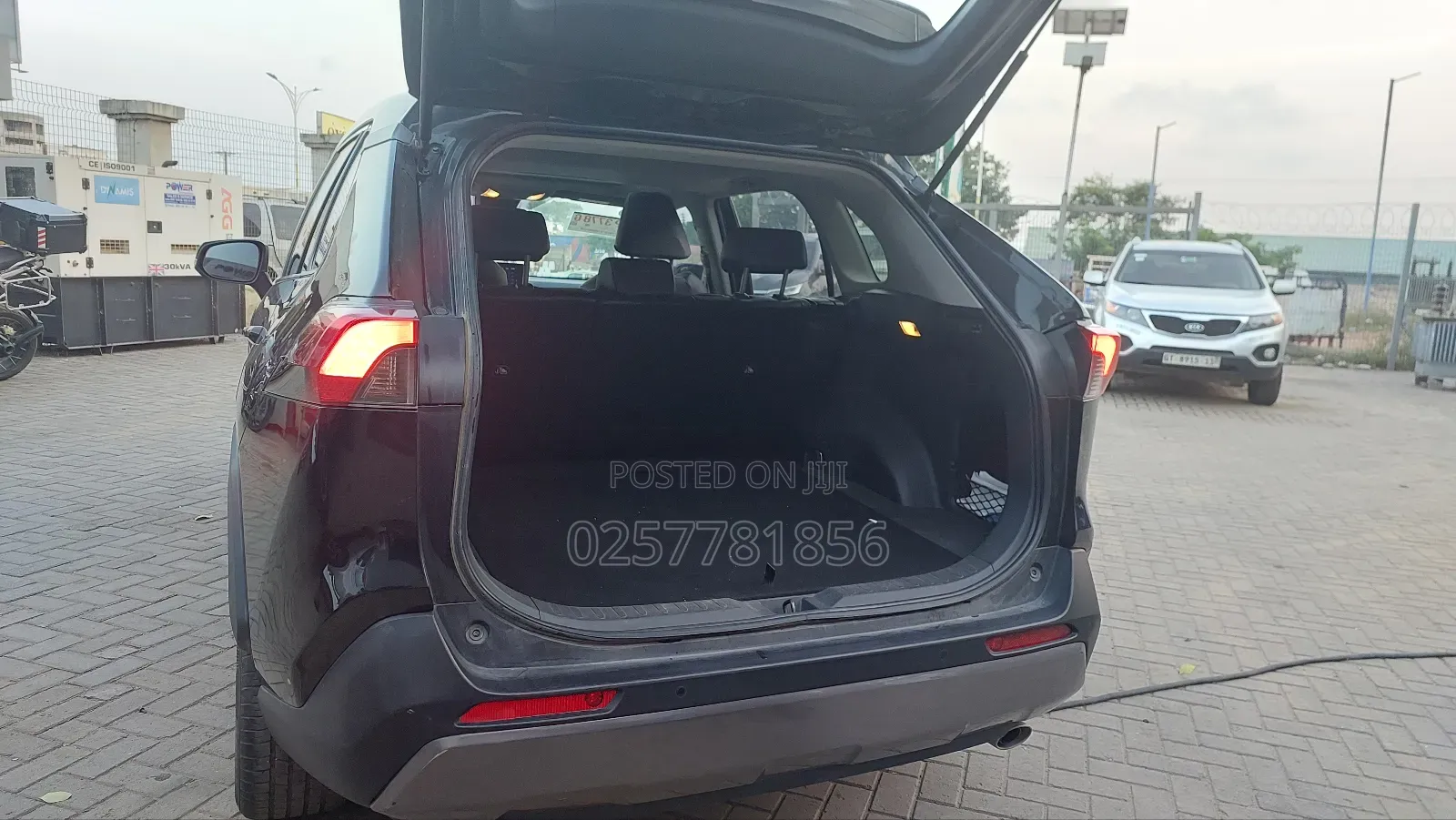Toyota RAV4 XLE Premium AWD 2023 Black