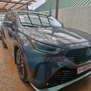 Toyota Highlander XSE AWD 2024 Gray