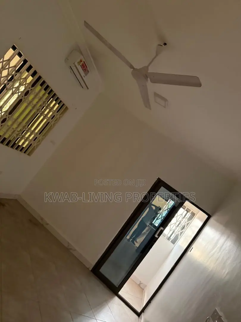 3bdrm House in Housing Down for rent