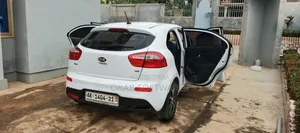 Kia Rio LX 4dr Hatchback (1.6L 4cyl 6A) 2013 White