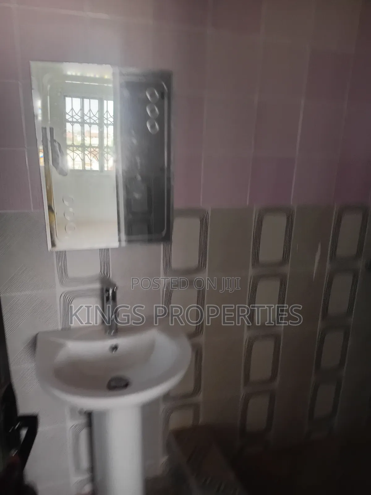 2bdrm Apartment in Kings Properties, Mallam Market for rent