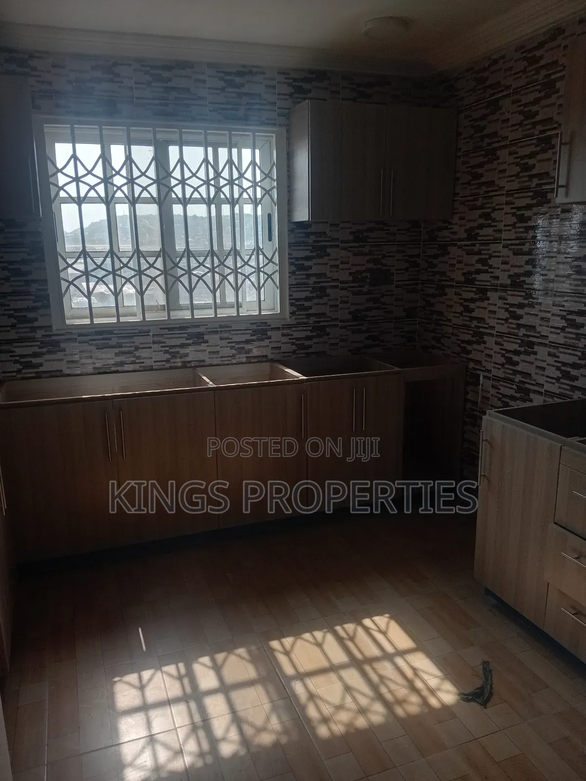 2bdrm Apartment in Kings Properties, Mallam Market for rent
