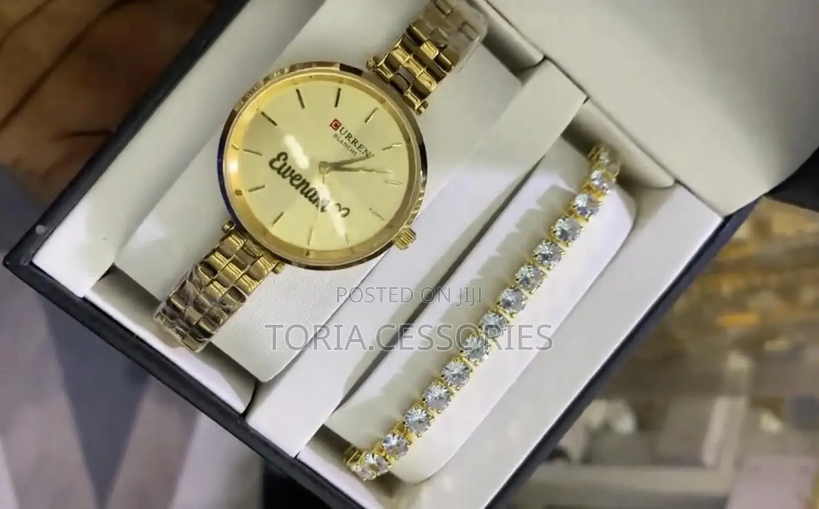 Customized Watch and Bracelet Set for Unisex