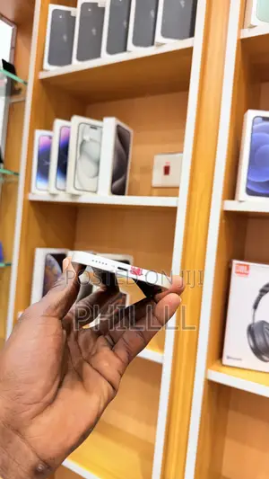 Apple iPhone 13 128 GB White