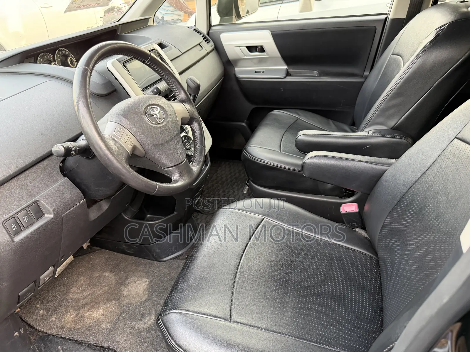 Toyota Voxy 2013 Black