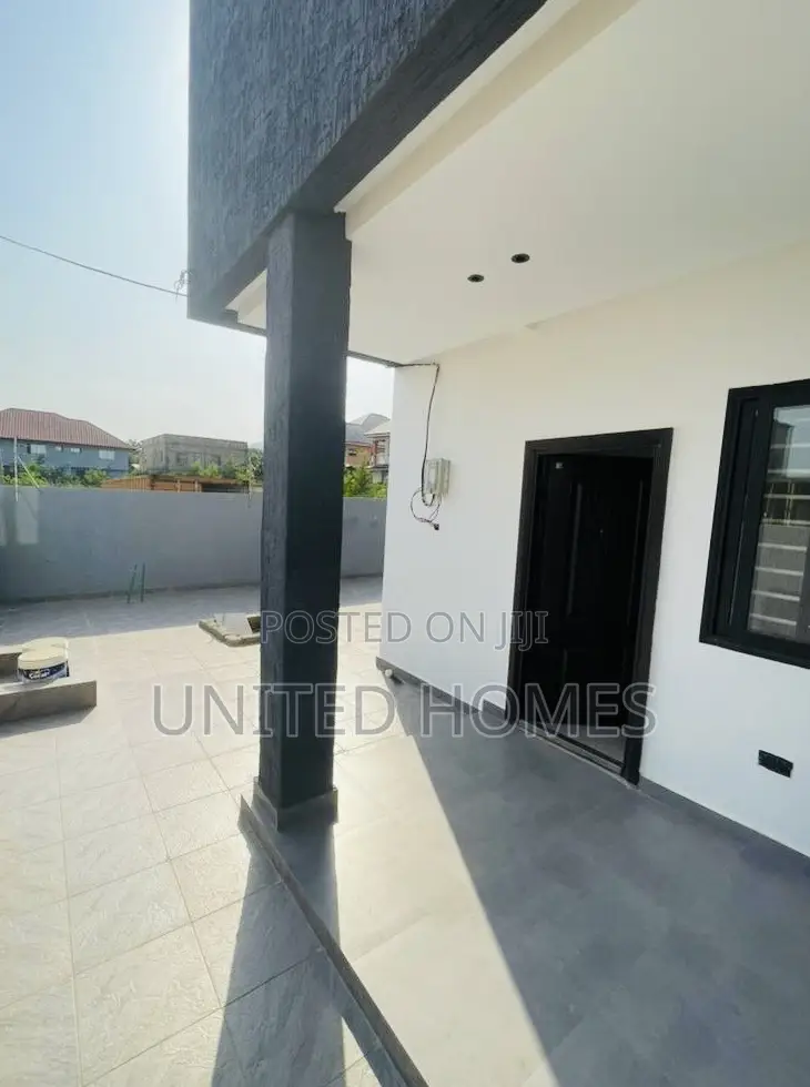 5bdrm House in Oyarifa for sale