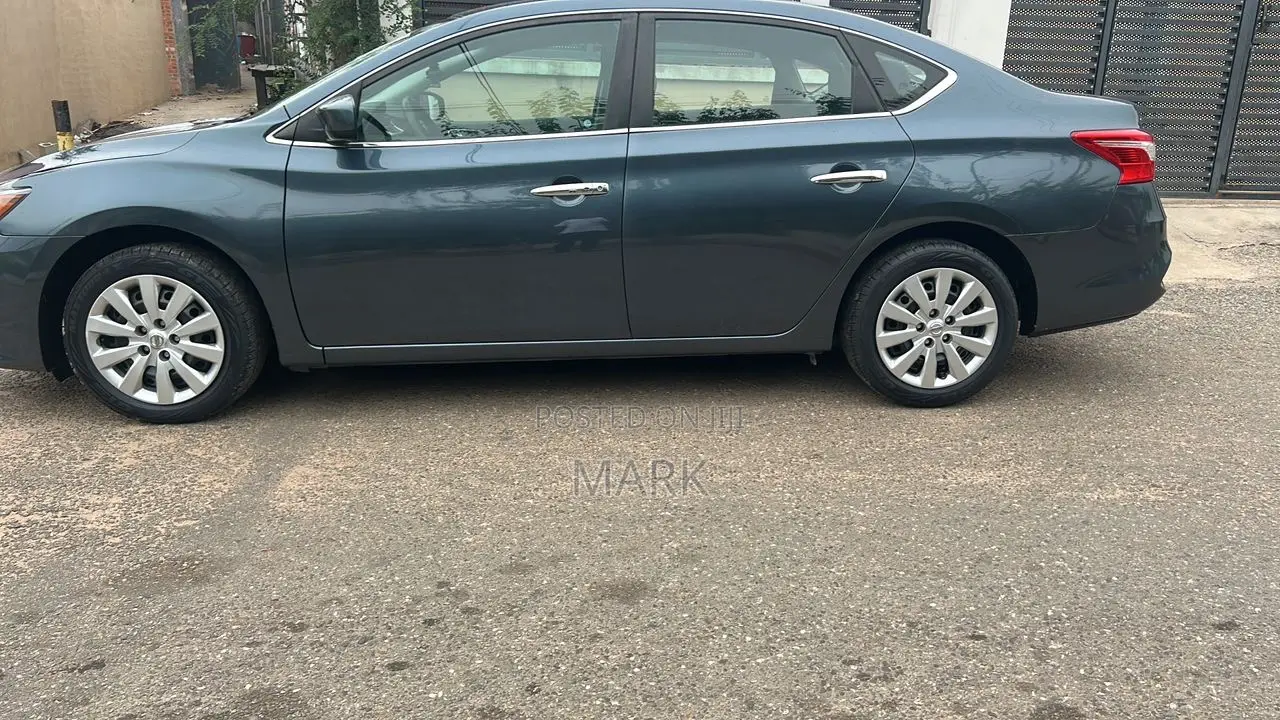 Nissan Sentra 2018 Gray
