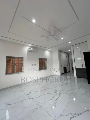 4bdrm House in Lakeside for sale