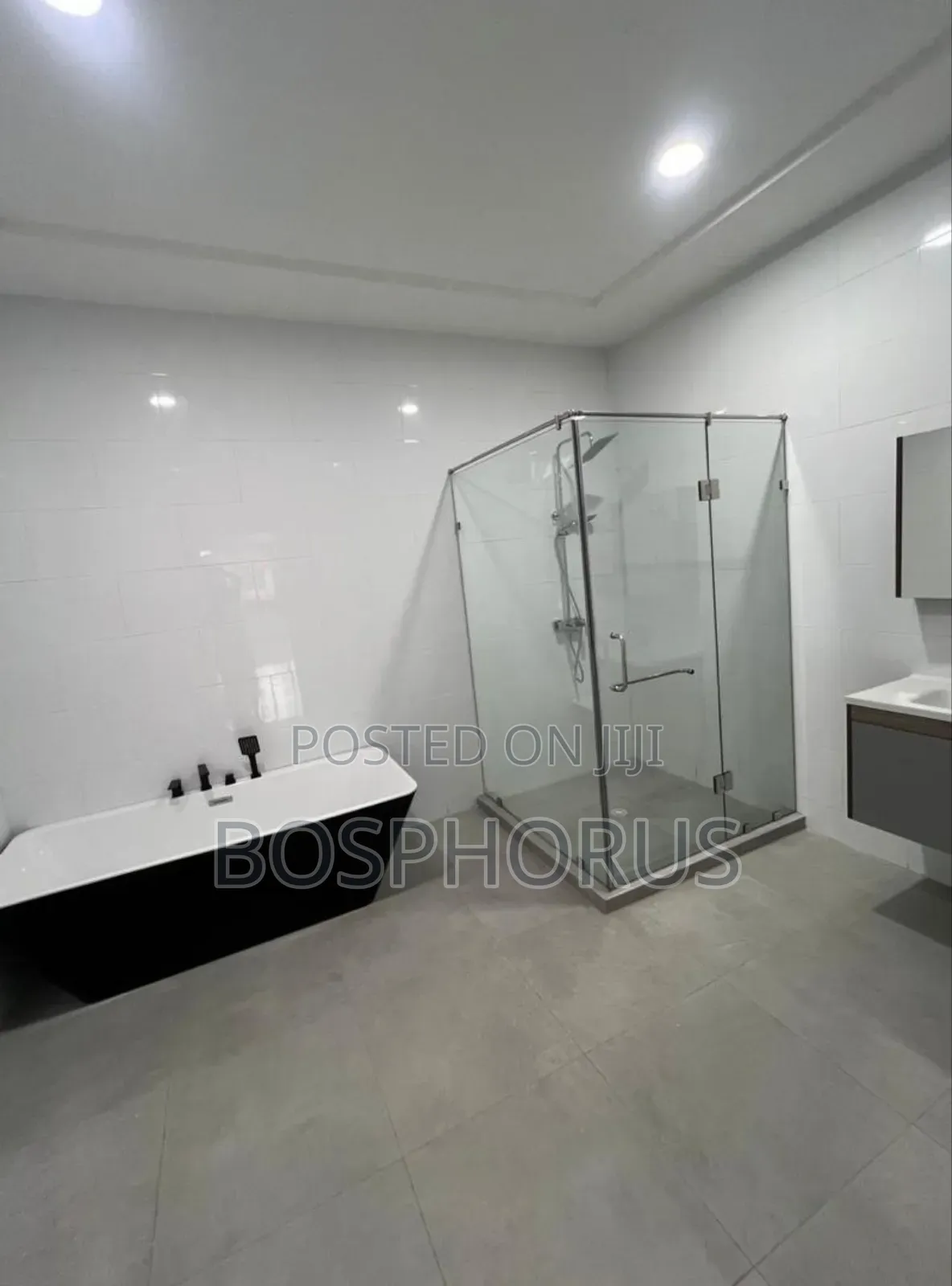4bdrm House in Lakeside for sale