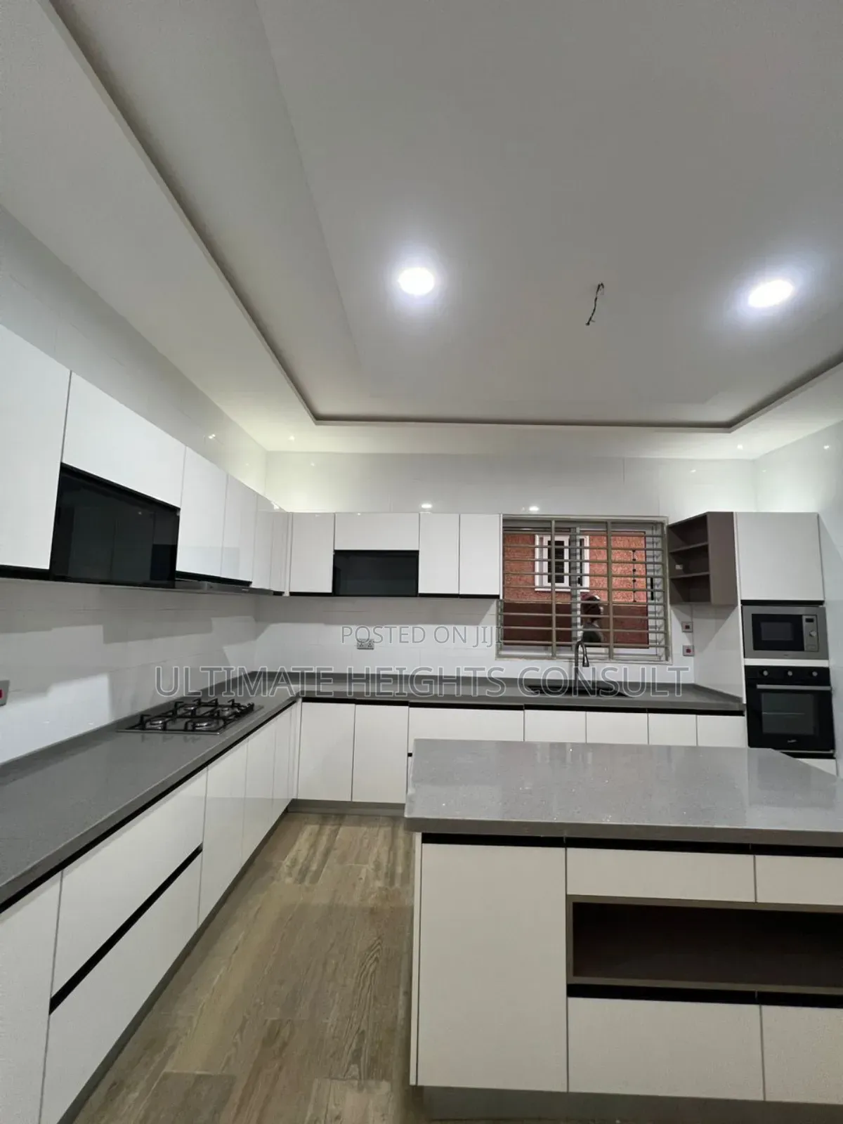 4bdrm House in Ashaley Botwe, Lake Side Estate for sale