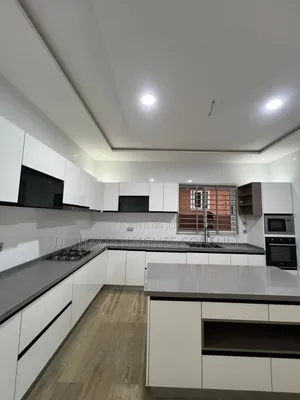 4bdrm House in Ashaley Botwe, Lake Side Estate for sale
