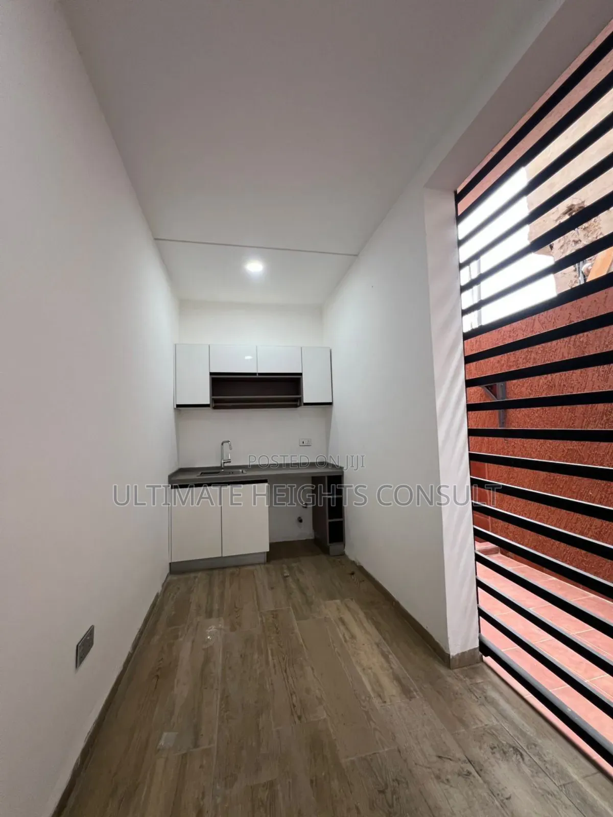 4bdrm House in Ashaley Botwe, Lake Side Estate for sale