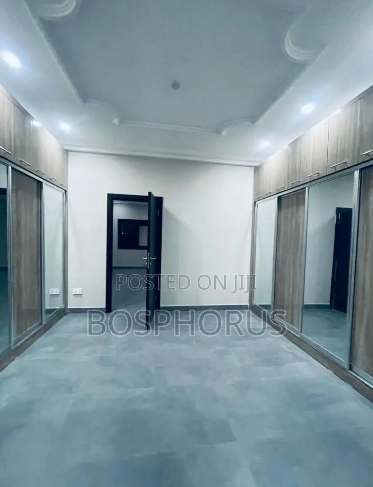 5bdrm House in East Legon for sale