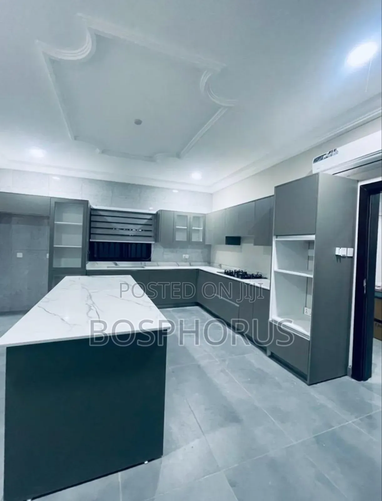 5bdrm House in East Legon for sale