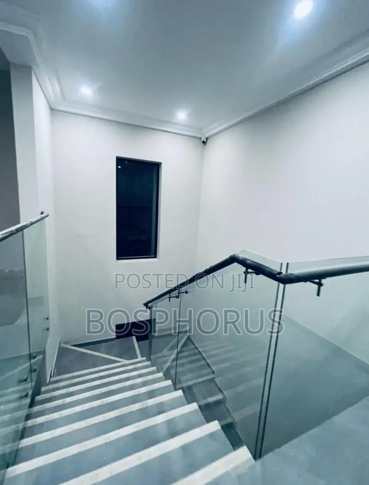 5bdrm House in East Legon for sale