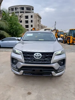 Toyota Fortuner 2.7 AWD 2023 Silver