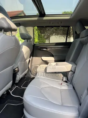 Toyota Highlander Platinum AWD 2023 Black