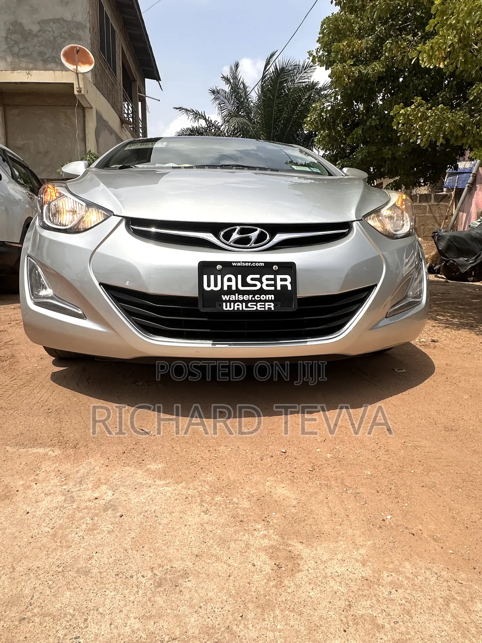 Hyundai Elantra Limited Sedan FWD (1.8L 4cyl 6A) 2016 Silver