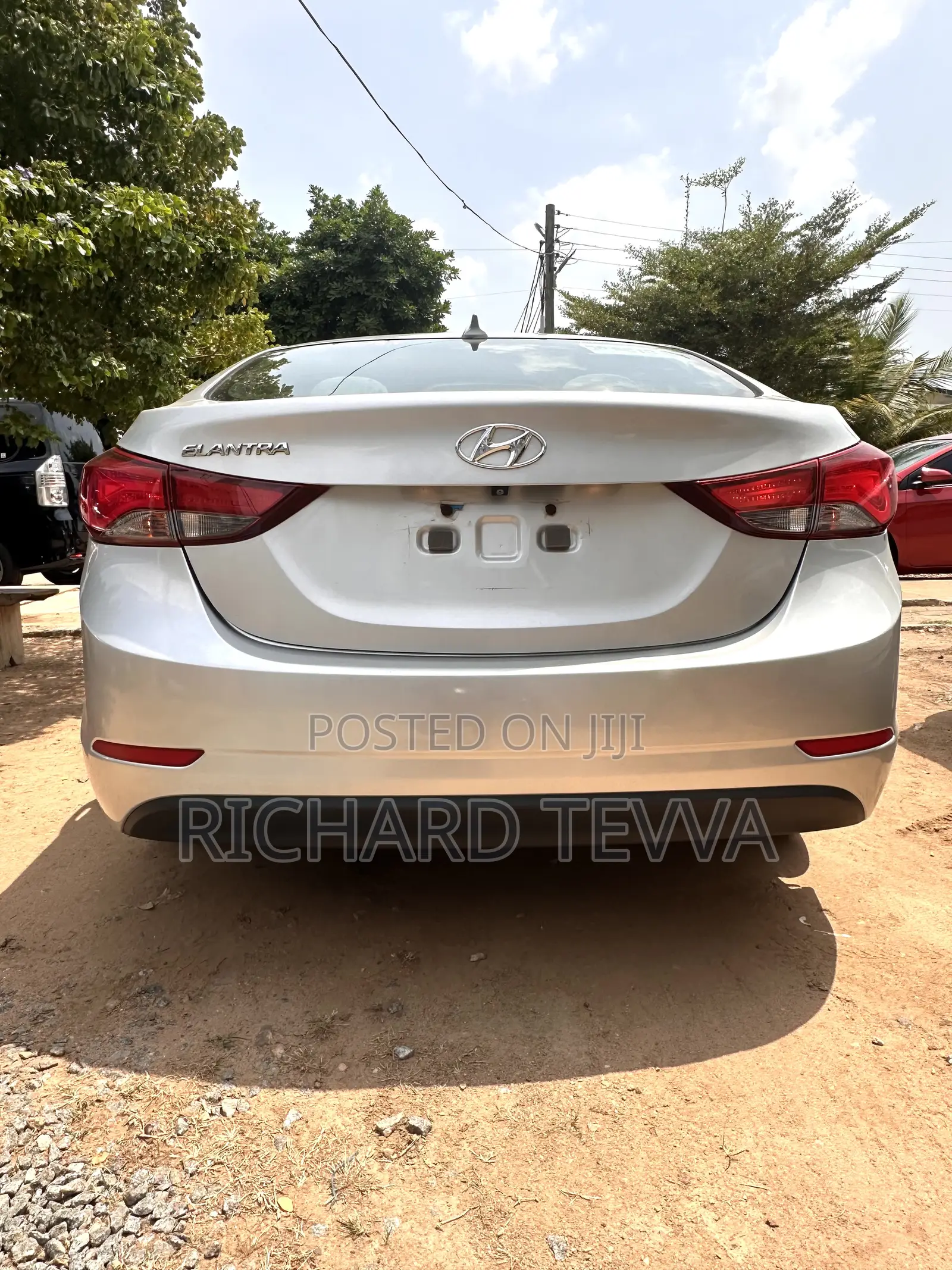 Hyundai Elantra Limited Sedan FWD (1.8L 4cyl 6A) 2016 Silver
