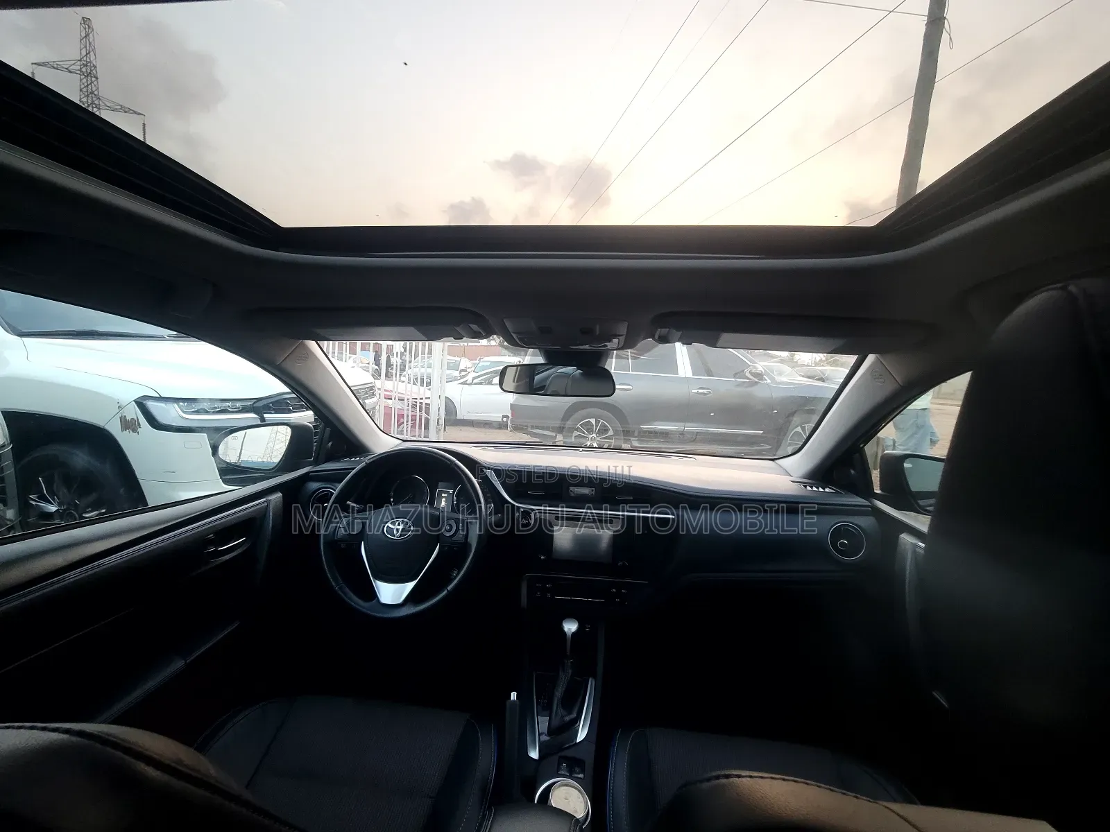 Toyota Corolla SE (1.8L 4cyl 2A) 2019 Black