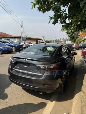 Toyota Yaris XLE Sedan 4dr 2019 Gray