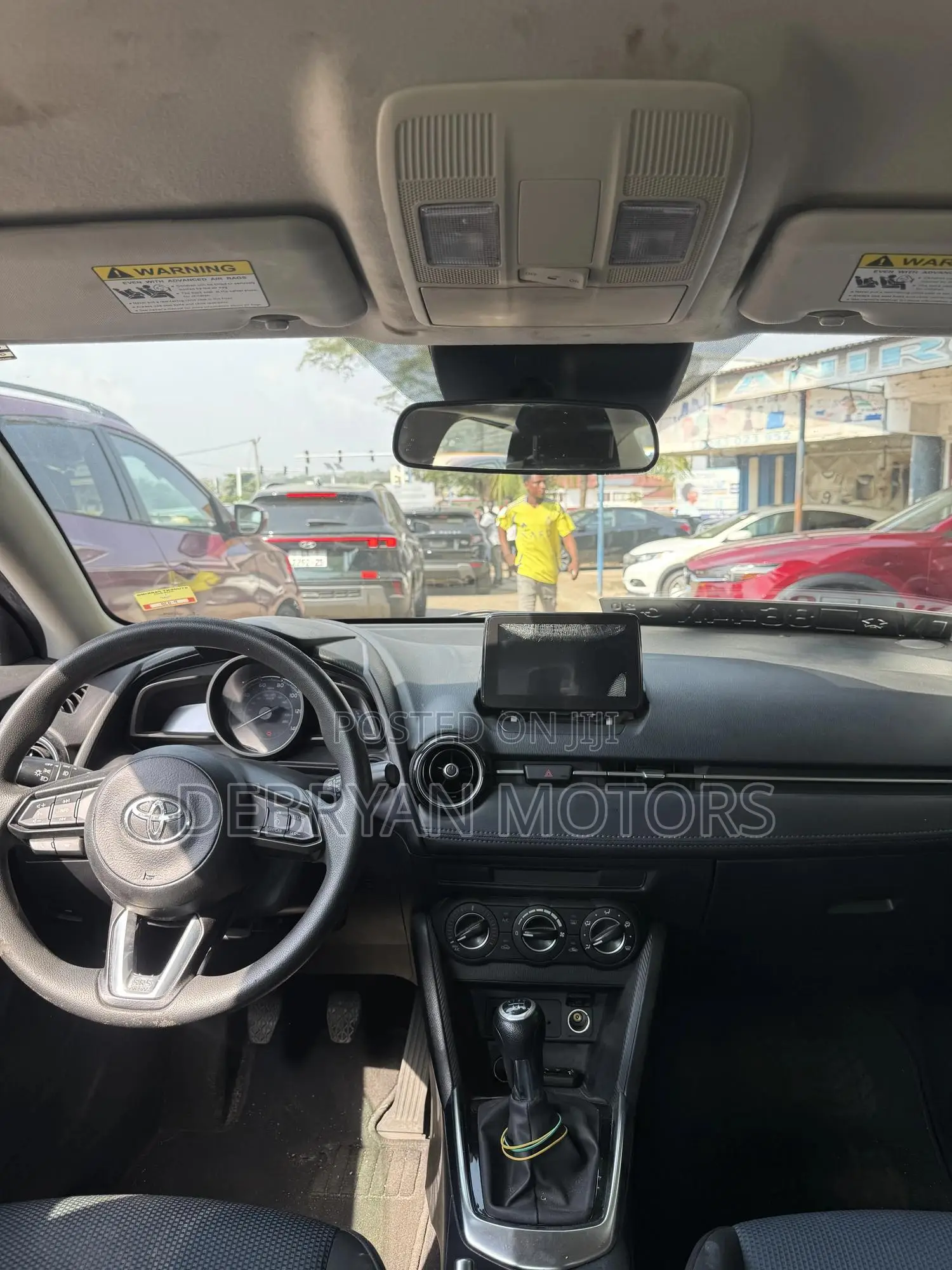 Toyota Yaris XLE Sedan 4dr 2019 Gray