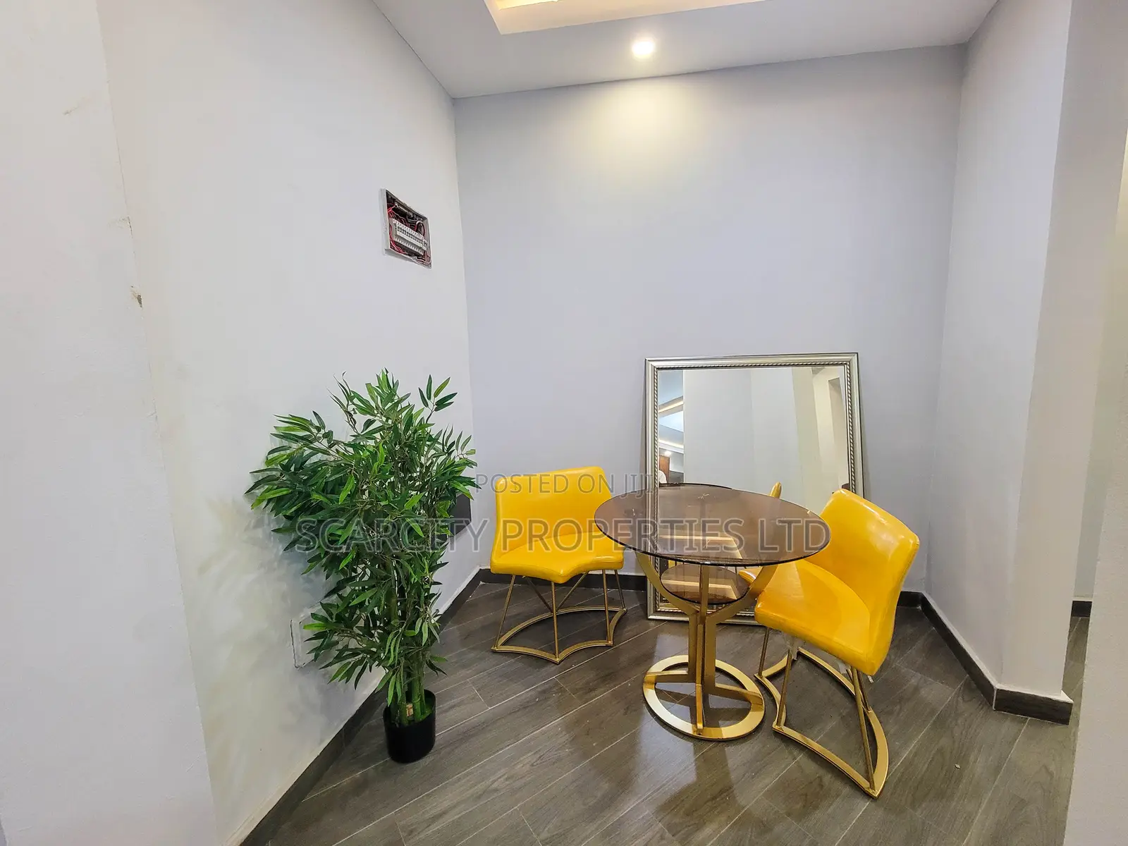 Furnished 2bdrm Apartment in Boundary Road Area for rent