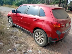 Mitsubishi Outlander Sport ES 2015 Red