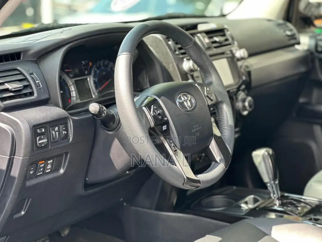 Toyota 4-Runner Limited Nightshade 4x4 2019 Black