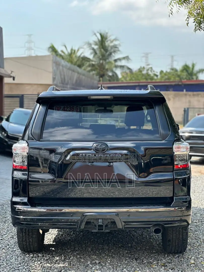 Toyota 4-Runner Limited Nightshade 4x4 2019 Black