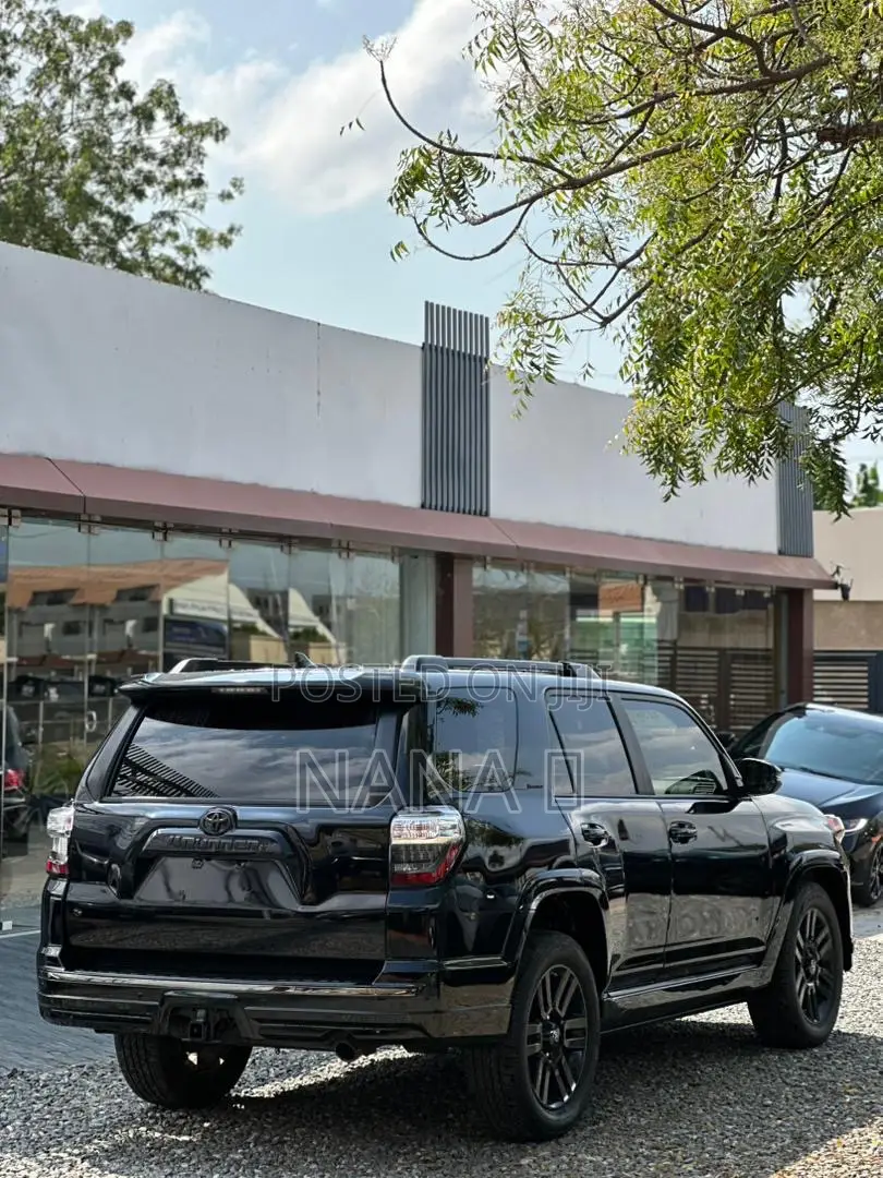 Toyota 4-Runner Limited Nightshade 4x4 2019 Black
