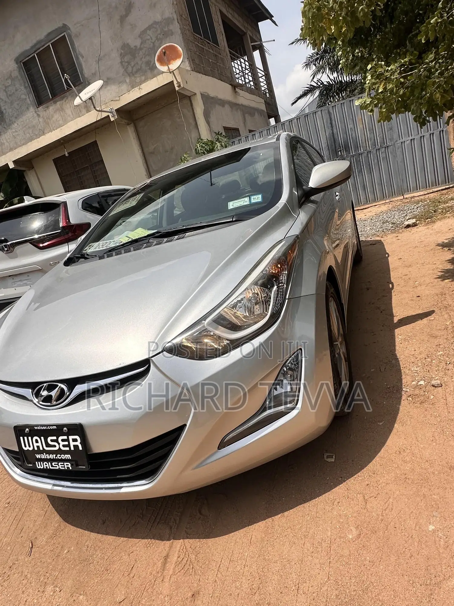 Hyundai Elantra Limited Sedan FWD (1.8L 4cyl 6A) 2016 Silver