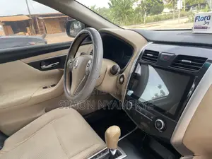 Nissan Altima 2.5 S 4dr Sedan (2.5L 4cyl CVT) 2015 White