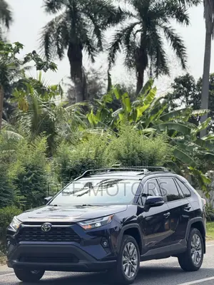 Toyota RAV4 XLE Premium AWD 2023 Blue