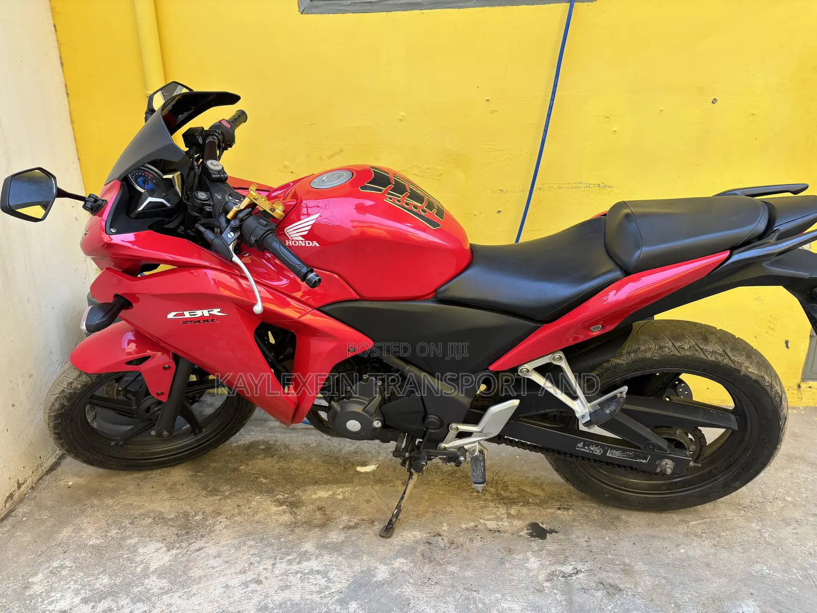 Honda CBR 2012 Red
